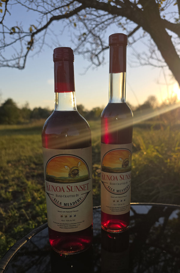 Kunoa Sunset mead bottle